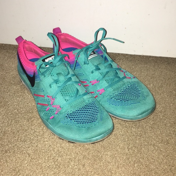 Women's Free TR Focus Flyknit Running Shoes - Picture 3 of 5